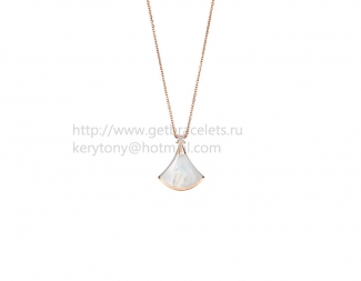 Replica Bvlgari Divas' Dream Necklace in Rose Gold with Mother of Pearl and Diamond